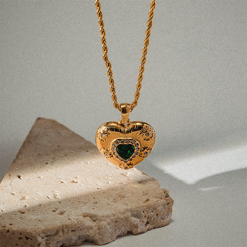 AmoraHeart Necklace